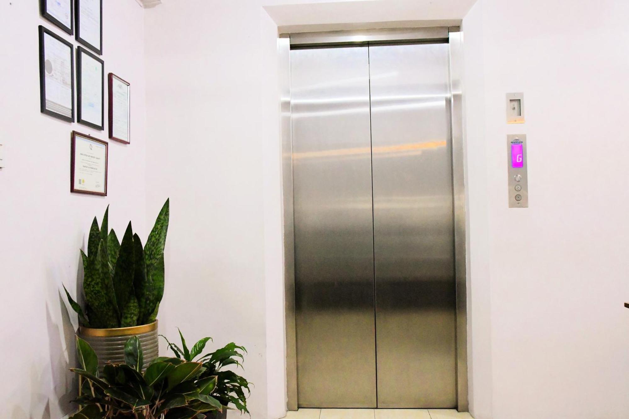 Arzo Hotel Makati Makati City Eksteriør bilde