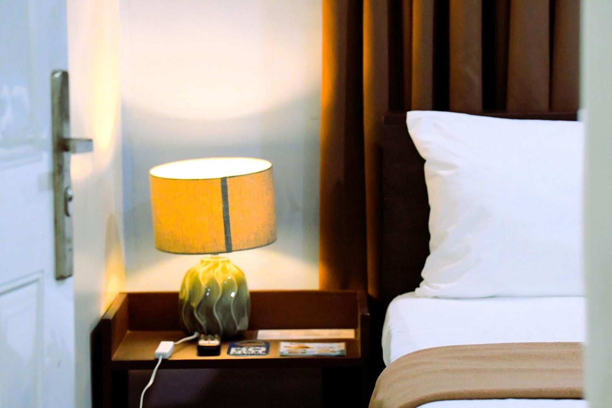 Arzo Hotel Makati Makati City Eksteriør bilde