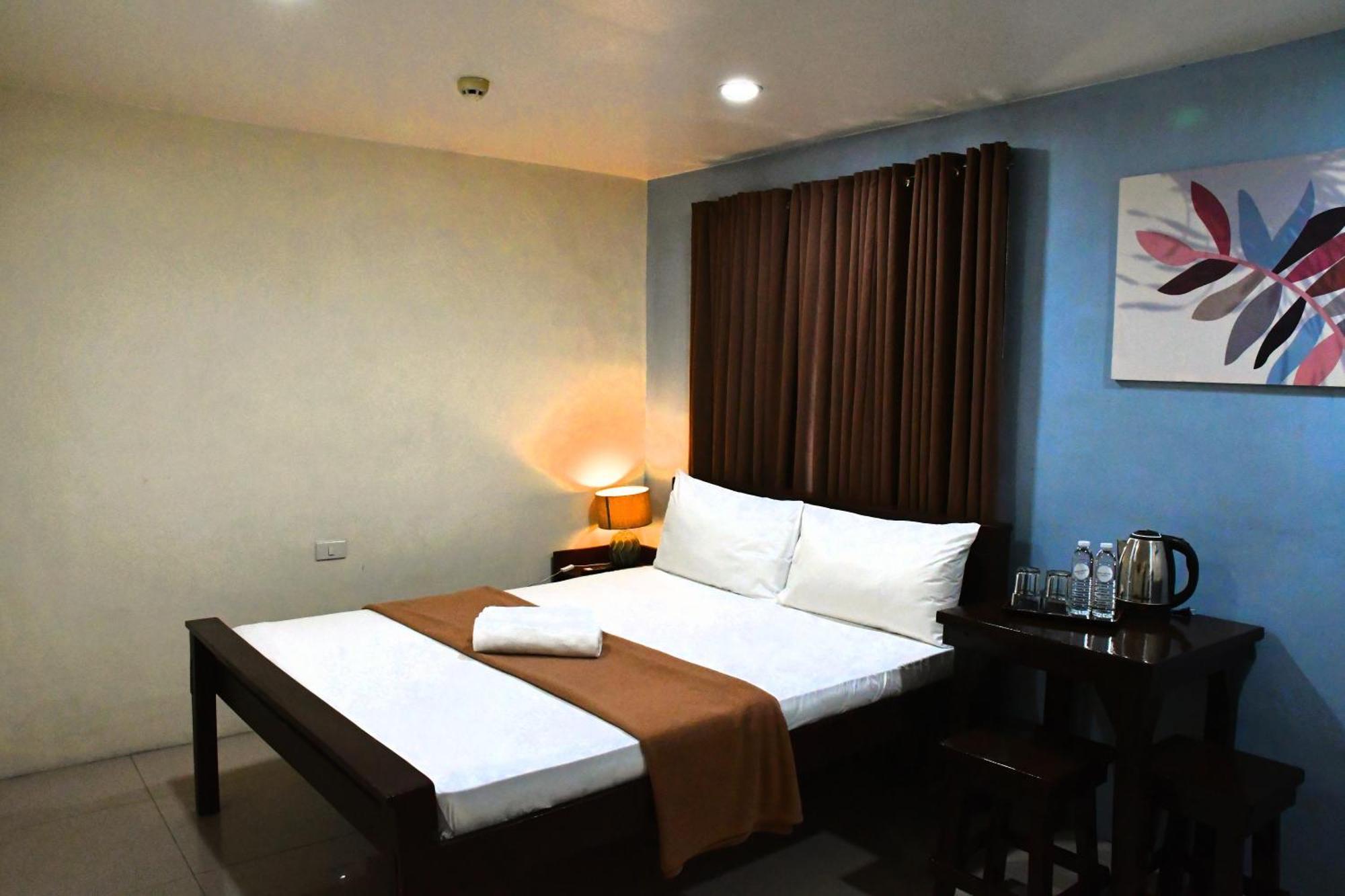 Arzo Hotel Makati Makati City Eksteriør bilde