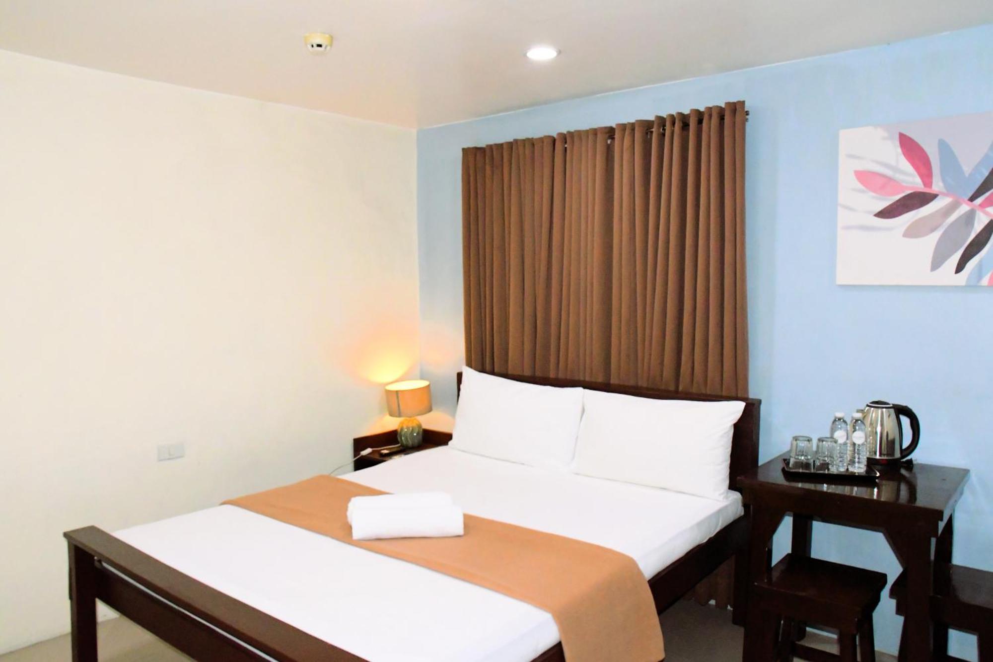 Arzo Hotel Makati Makati City Eksteriør bilde